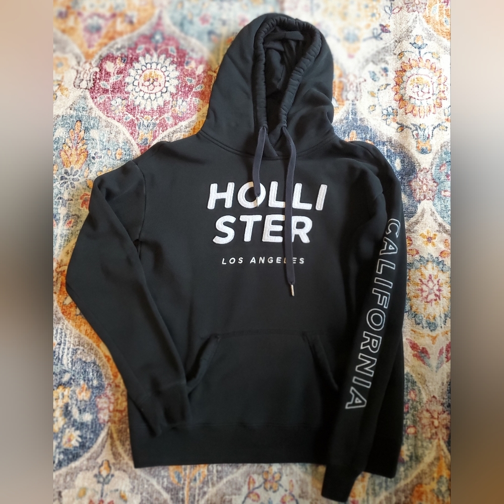 Hollister California Hoodie - Black (size small)